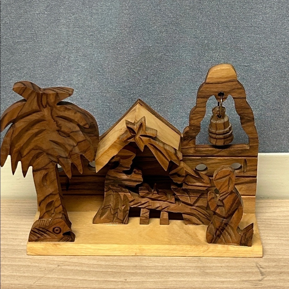 NEW Hand Carved Olivewood Bethlehem Nativity Scene from The Holy Land in Box